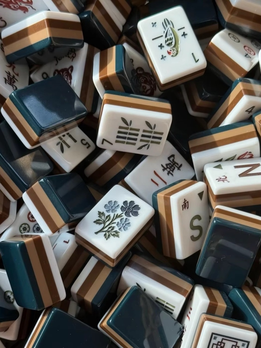 NIB American Mahjong Tiles 160 pieces - Forestry Green/navy with bear design